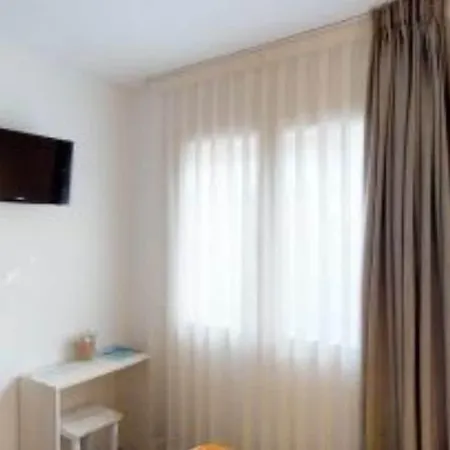 Bella Dolores Hotell 2*