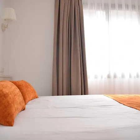 Готель Bella Dolores 2*