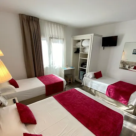 Готель Bella Dolores Льорет-де-Мар