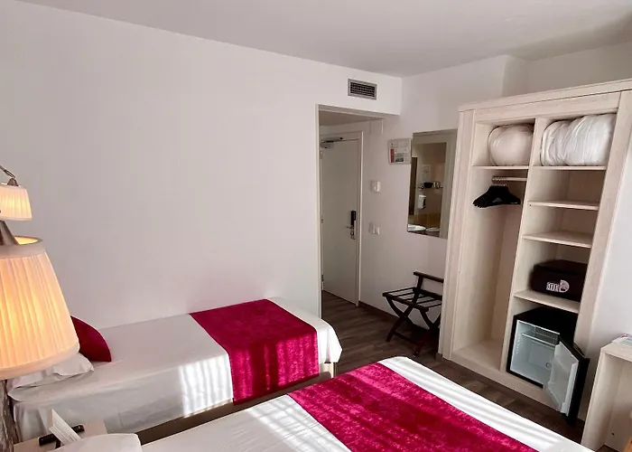 ベジャ ドロレス 2* リョレート・デ・マル