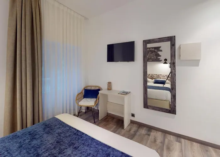 Bella Dolores Λορέτ Ντε Μαρ